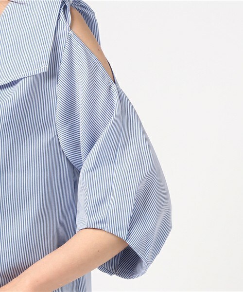 archives（アルシーヴ）の「肩リボンブラウス（シャツ/ブラウス・レディース・オフホワイト/ホワイト×ブルー/ブラック・MEDIUM）」の9枚目の写真