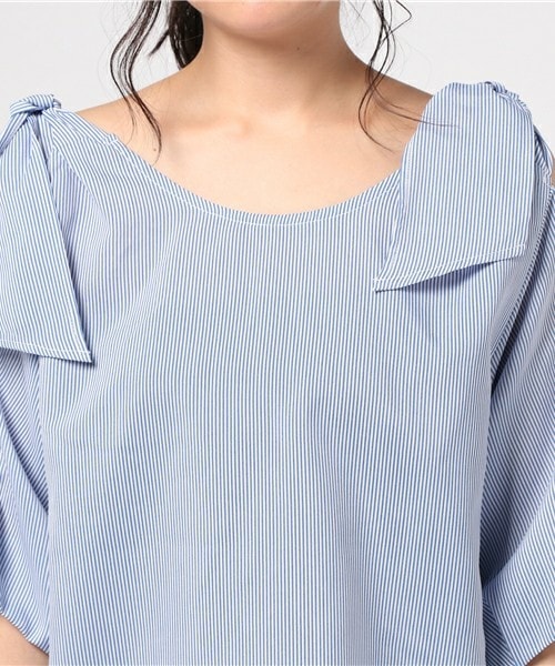 archives（アルシーヴ）の「肩リボンブラウス（シャツ/ブラウス・レディース・オフホワイト/ホワイト×ブルー/ブラック・MEDIUM）」の8枚目の写真