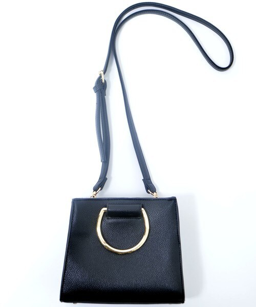 archives（アルシーヴ）の「リングハンドルスクエアミニショルダー（ショルダーバッグ・レディース・ブラック/マスタード/ピンク・MEDIUM）」の2枚目の写真