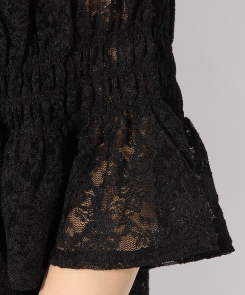 LOWRYS FARM（ローリーズファーム）の「★キャミソール付★オフショルレースプルオーバー（トップス・オフ/ブラック/イエロー/ブルー）」の11枚目の写真