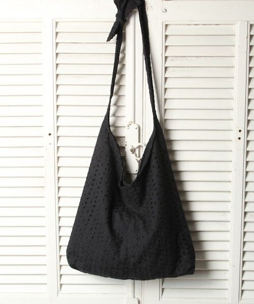 studio CLIP（スタディオクリップ）の「ワンハンドルレーストートバッグ（バッグ・ホワイト/ブラック）」の2枚目の写真