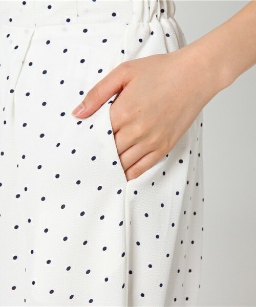 archives（アルシーヴ）の「ドット柄ワイドパンツ（その他パンツ・レディース・オフホワイト/ブラック・MEDIUM）」の8枚目の写真