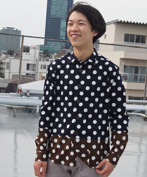 FRAPBOIS（フラボア）の「クオータースイッチ（シャツ/ブラウス・メンズ・ホワイト/ネイビー・2/3）」の2枚目の写真