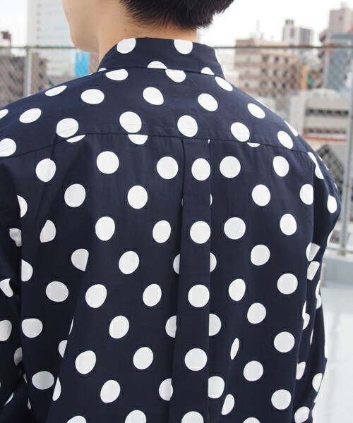 FRAPBOIS（フラボア）の「クオータースイッチ（シャツ/ブラウス・メンズ・ホワイト/ネイビー・2/3）」の11枚目の写真