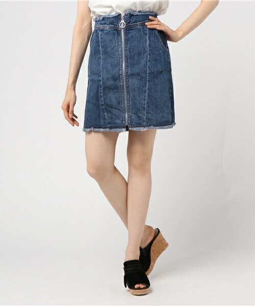 archives（アルシーヴ）の「フリンジＺＩＰデニムスカート（デニムスカート・レディース・ブルー/サックスブルー・MEDIUM）」の2枚目の写真