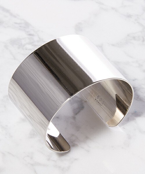 603(ロクマルサン)の「603 ワイドバングル(バングル/リストバンド・レディース・シルバー/ゴールド・FREE)」の2枚目の写真