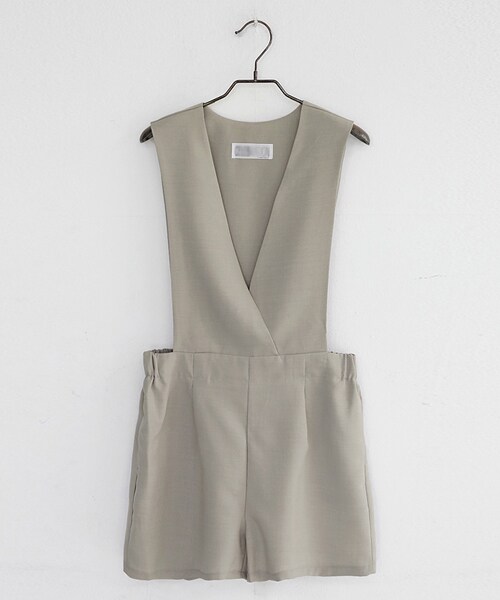 DHOLIC（ディーホリック）の「Vネックスリーブレスショートオールインワン（つなぎ/オールインワン・レディース・FREE）」の3枚目の写真