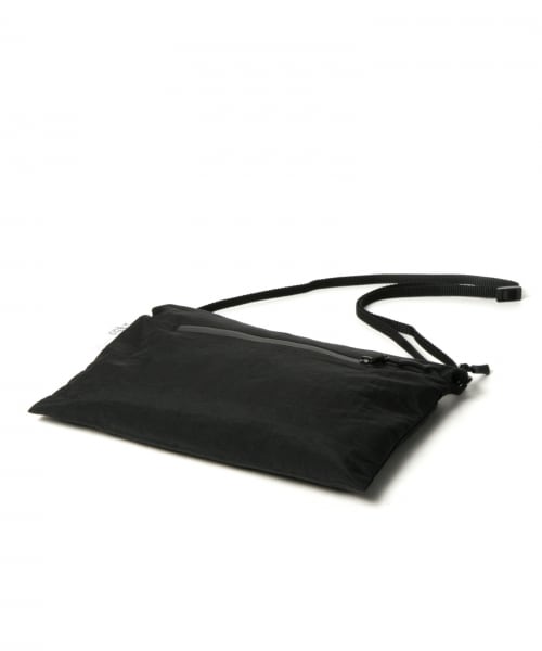 GLOBAL WORK（グローバルワーク）の「ナイロンカラーサコッシュ（バッグ・ホワイト/ブラック/オレンジ/ネイビー）」の16枚目の写真