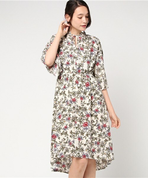 archives（アルシーヴ）の「花柄ハイネックイレヘムワンピース（ワンピース・レディース・オフホワイト/ブラック・MEDIUM）」の11枚目の写真