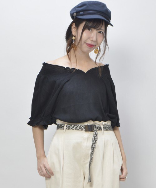 archives（アルシーヴ）の「袖ボリュームブラウス（シャツ/ブラウス・レディース・オフホワイト/ブラック/ワイン・MEDIUM）」の2枚目の写真