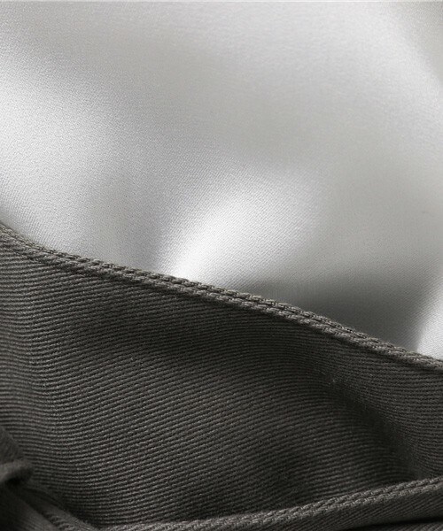 archives（アルシーヴ）の「ペプラムベルト付フレア袖プルオーバー（シャツ/ブラウス・レディース・オフホワイト/ブラック/シルバーグレー・MEDIUM）」の11枚目の写真