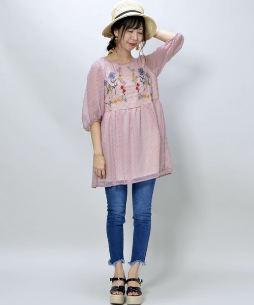 archives（アルシーヴ）の「エステルドビー刺繍チュニック（ワンピース・レディース・オフホワイト/ブラック/ピンク・MEDIUM）」の9枚目の写真