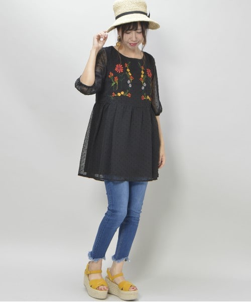 archives（アルシーヴ）の「エステルドビー刺繍チュニック（ワンピース・レディース・オフホワイト/ブラック/ピンク・MEDIUM）」の10枚目の写真