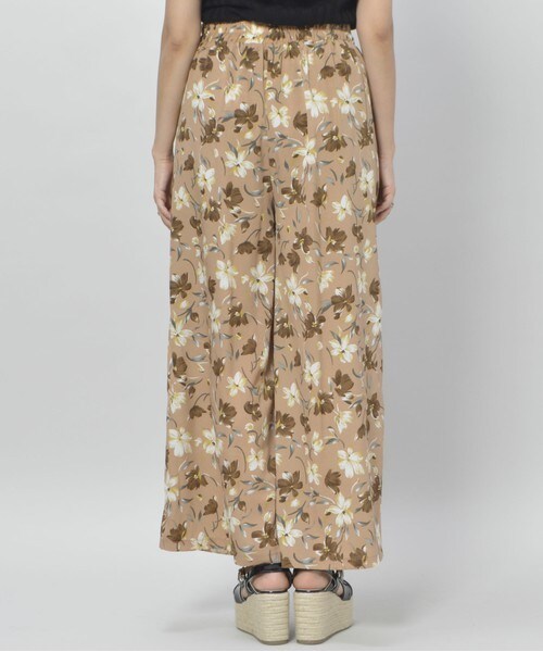 archives（アルシーヴ）の「ファスナースリット花柄ワイドパンツ（その他パンツ・レディース・アイボリー/ベージュ/ネイビー・MEDIUM）」の10枚目の写真