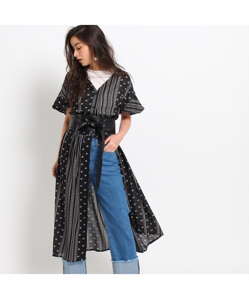 OZOC（オゾック）の「ベルト付総柄シャツワンピース（ワンピース/ドレス・レディース・グリーン/オフホワイト/マスタード/ブラック・その他）」の4枚目の写真