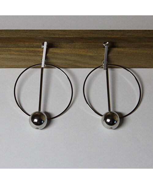 CHOUCHOU（チュチュ）の「メタルボールリングピアス（ピアス（両耳用）・レディース・シルバー・Free）」の2枚目の写真