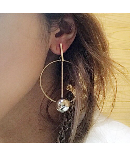 CHOUCHOU（チュチュ）の「メタルボールリングピアス（ピアス（両耳用）・レディース・シルバー・Free）」の3枚目の写真