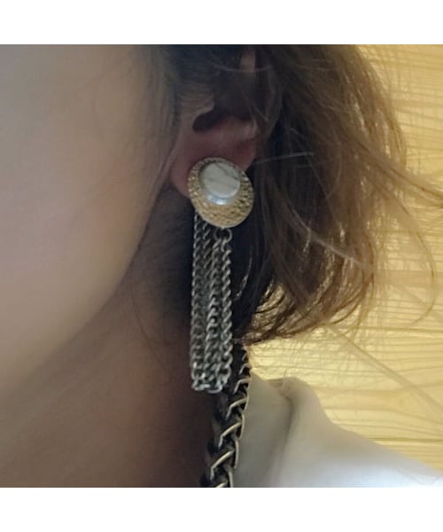 CHOUCHOU（チュチュ）の「ハウライト合成石シルバーチェーンピアス（ピアス（両耳用）・レディース・シルバー・Free）」の4枚目の写真