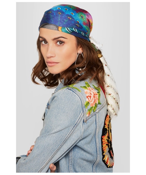 GUCCI（グッチ）の「Gucci - Loved Peacock Printed Silk Scarf - Ivory（ヘアアクセサリー・レディース・ivory・one size）」の3枚目の写真