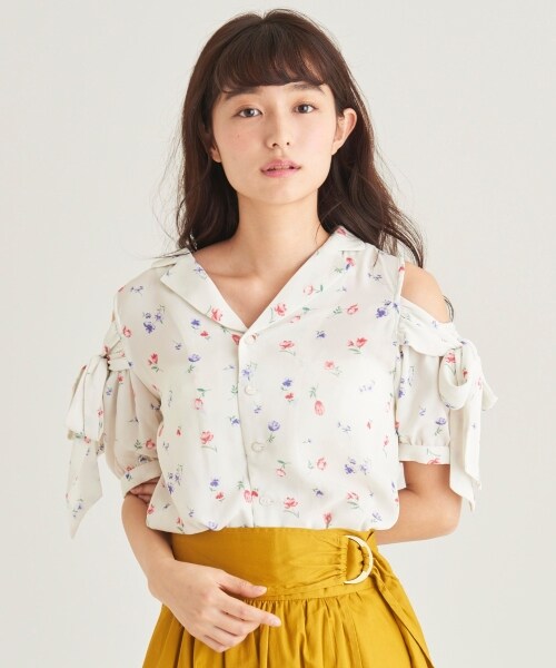 MAJESTIC LEGON(マジェスティックレゴン)の「オープンショルダーリボンブラウス(トップス・レディース・ピンク/アイボリー柄/ネイビー柄・M)」の4枚目の写真