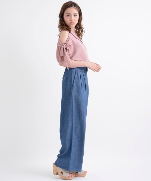 MAJESTIC LEGON(マジェスティックレゴン)の「オープンショルダーリボンブラウス(トップス・レディース・ピンク/アイボリー柄/ネイビー柄・M)」の13枚目の写真