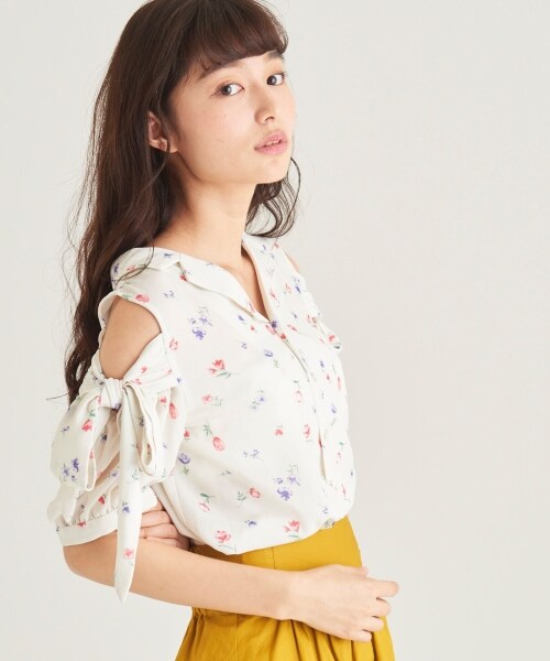 MAJESTIC LEGON(マジェスティックレゴン)の「オープンショルダーリボンブラウス(トップス・レディース・ピンク/アイボリー柄/ネイビー柄・M)」の6枚目の写真