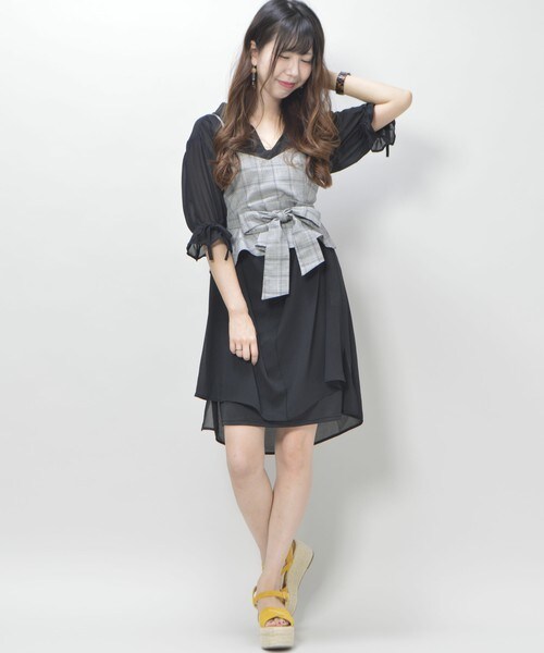 archives(アルシーヴ)の「シアーシャツワンピ×インナーセット(ワンピース・レディース・オフホワイト/ブラック/ワイン・MEDIUM)」の2枚目の写真