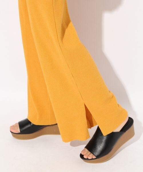 LOWRYS FARM（ローリーズファーム）の「★WEB先行予約アイテム★ワッフルカラーパンツ（パンツ・ピンク/イエロー）」の10枚目の写真