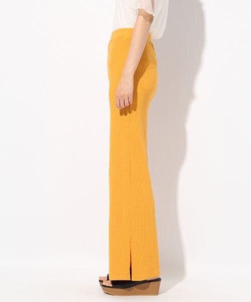 LOWRYS FARM（ローリーズファーム）の「★WEB先行予約アイテム★ワッフルカラーパンツ（パンツ・ピンク/イエロー）」の6枚目の写真