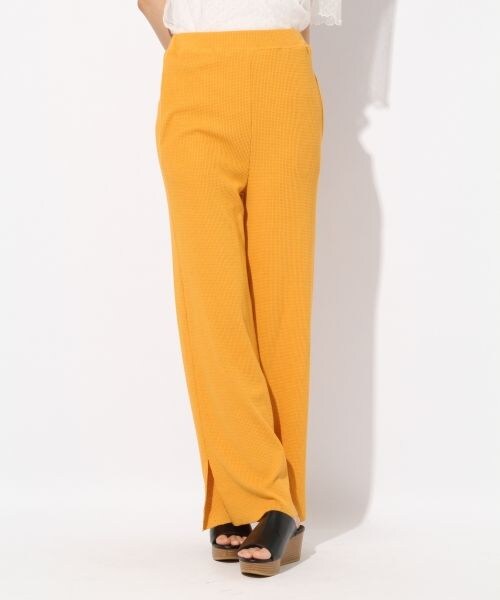 LOWRYS FARM（ローリーズファーム）の「★WEB先行予約アイテム★ワッフルカラーパンツ（パンツ・ピンク/イエロー）」の5枚目の写真