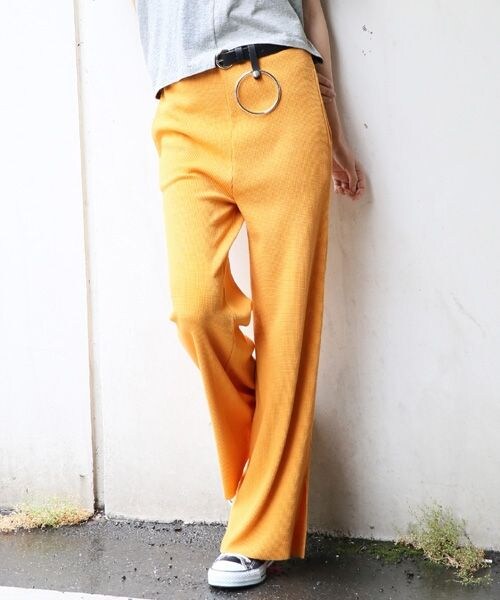 LOWRYS FARM（ローリーズファーム）の「★WEB先行予約アイテム★ワッフルカラーパンツ（パンツ・ピンク/イエロー）」の2枚目の写真