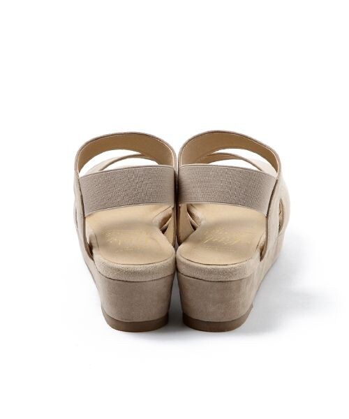 studio CLIP（スタディオクリップ）の「フェイクスエードプラットフォームサンダル（シューズ・ブラウン/ベージュ）」の6枚目の写真