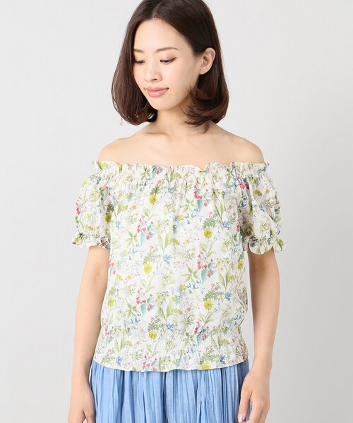 B.C STOCK(ベーセーストック)の「コバナプリントオフショルブラウス【手洗い可】(トップス・ブラック/フリー/在庫あり)」の5枚目の写真