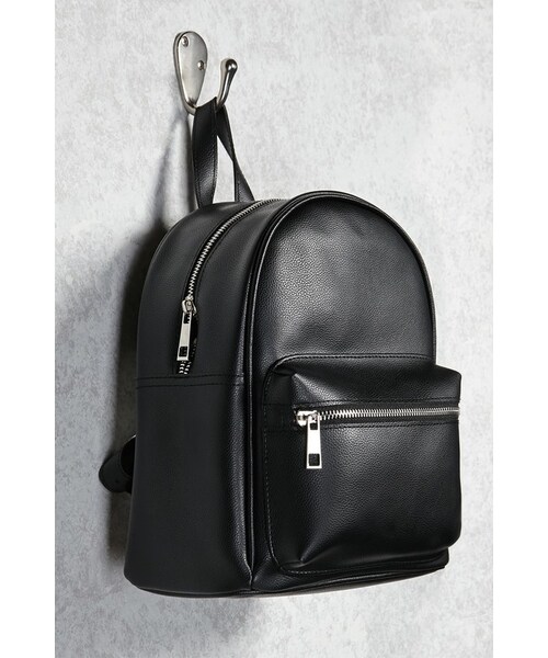 FOREVER 21（フォーエバー トゥエンティーワン）の「FOREVER 21+ Faux Leather Backpack（バックパック/リュック・レディース・Black/Blue/White・ONE SIZE）」の5枚目の写真