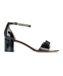 FERRAGAMO | Salvatore Ferragamo - Vara サンダル - women - レザー/エナメルレザー - 8.5(サンダル)