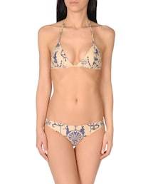 Vivienne Westwood（ヴィヴィアンウエストウッド）の「VIVIENNE