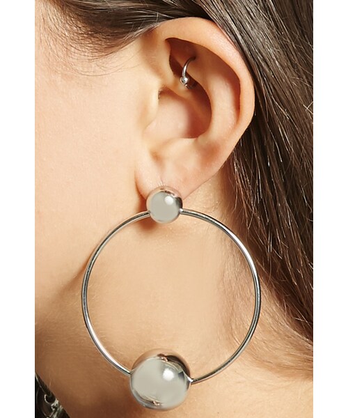 FOREVER 21（フォーエバー トゥエンティーワン）の「FOREVER 21+ Beaded Hoop Earrings（イヤリング・レディース・Gold/Silver・ONE SIZE）」の4枚目の写真