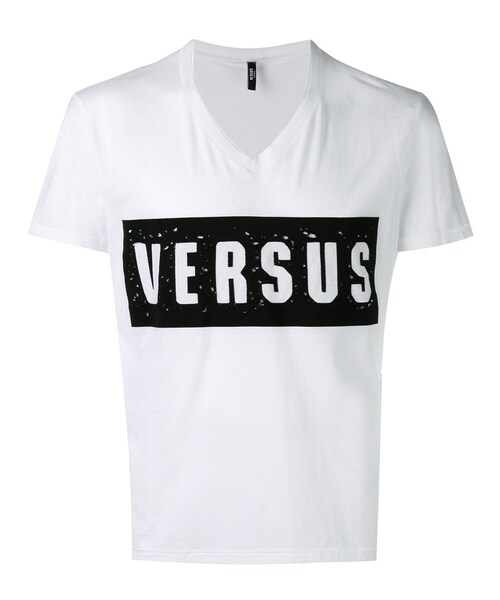 VERSUS（ヴェルサス）の「Versus - ダメージロゴ Tシャツ - men ...