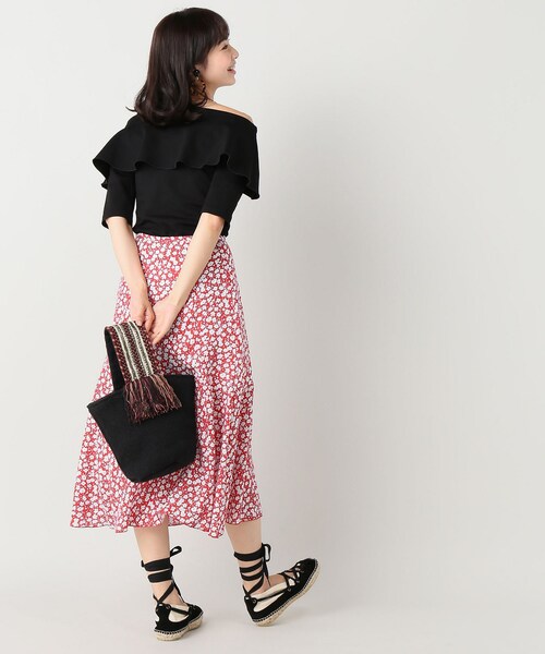 IENA - タグ付き新品☆IENA オフショルダーフレアTシャツ IENA（イエナ）の「オフショルダーフレアTシャツ（）」 - WEAR