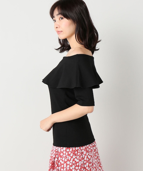 IENA - タグ付き新品☆IENA オフショルダーフレアTシャツ IENA（イエナ）の「オフショルダーフレアTシャツ（）」 - WEAR