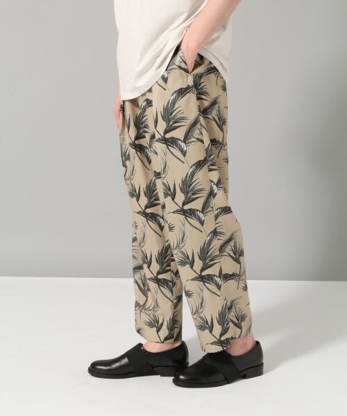 HARE（ハレ）の「ボタニカルイージーパンツ（パンツ・ブラック/ベージュ）」の2枚目の写真