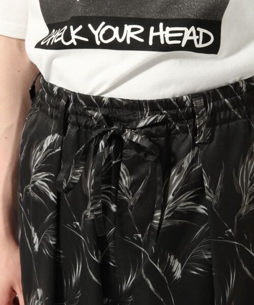 HARE（ハレ）の「ボタニカルイージーパンツ（パンツ・ブラック/ベージュ）」の7枚目の写真