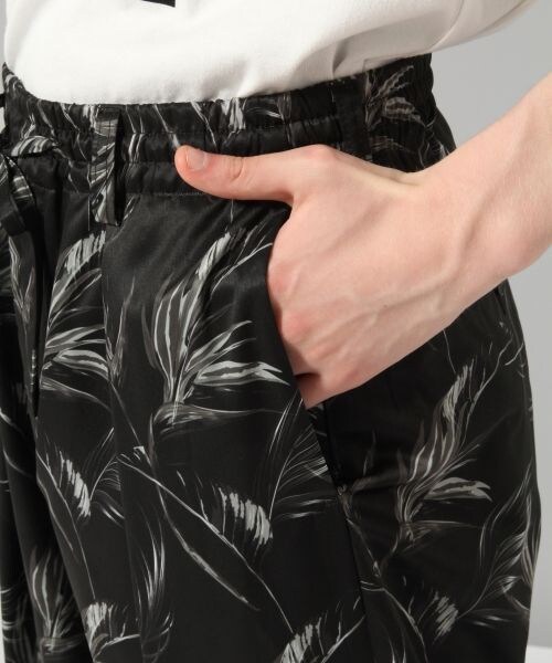 HARE（ハレ）の「ボタニカルイージーパンツ（パンツ・ブラック/ベージュ）」の8枚目の写真