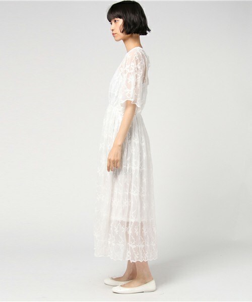 archives（アルシーヴ）の「Backリボンフレア袖OP(5分袖)×インナー（ワンピース・レディース・オフホワイト/ブラック・MEDIUM）」の4枚目の写真