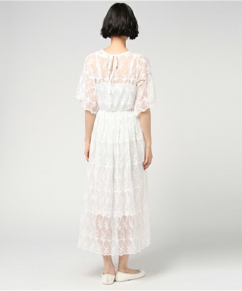 archives（アルシーヴ）の「Backリボンフレア袖OP(5分袖)×インナー（ワンピース・レディース・オフホワイト/ブラック・MEDIUM）」の5枚目の写真