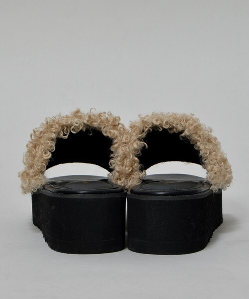 archives（アルシーヴ）の「プードルファーサンダル（サンダル・レディース・グレー/ベージュ・MEDIUM/LARGE）」の7枚目の写真