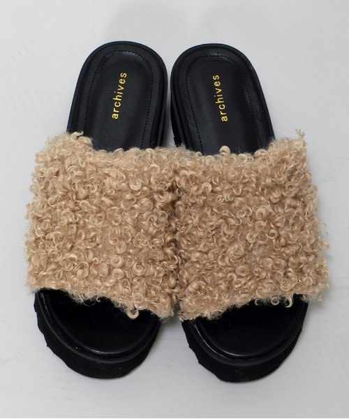 archives（アルシーヴ）の「プードルファーサンダル（サンダル・レディース・グレー/ベージュ・MEDIUM/LARGE）」の2枚目の写真