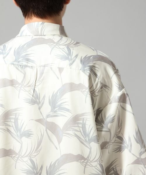 HARE（ハレ）の「ボタニカルBIGシャツ（トップス・オフホワイト/ブラック/ベージュ）」の13枚目の写真