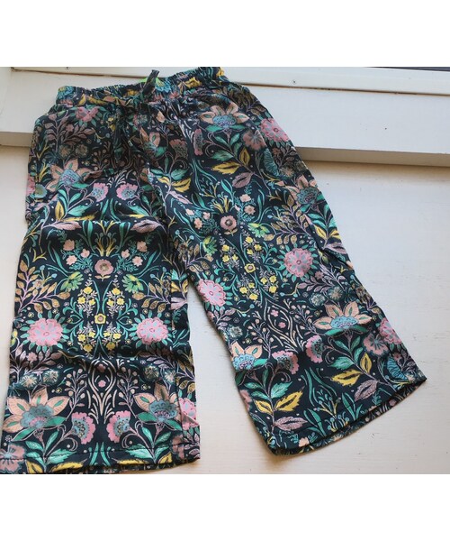 cache cache（カシュ カシュ）の「MARI　ボタニカル柄ワイドパンツ（その他パンツ・キッズ・その他）」の3枚目の写真