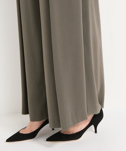 Deuxieme Classe（ドゥーズィエムクラス）の「Noire BACK SATIN タック  